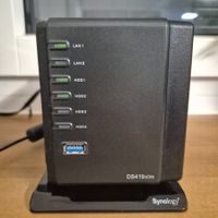 Synology DS419slim NAS ohne Festplatten guter Zustand (OVP)