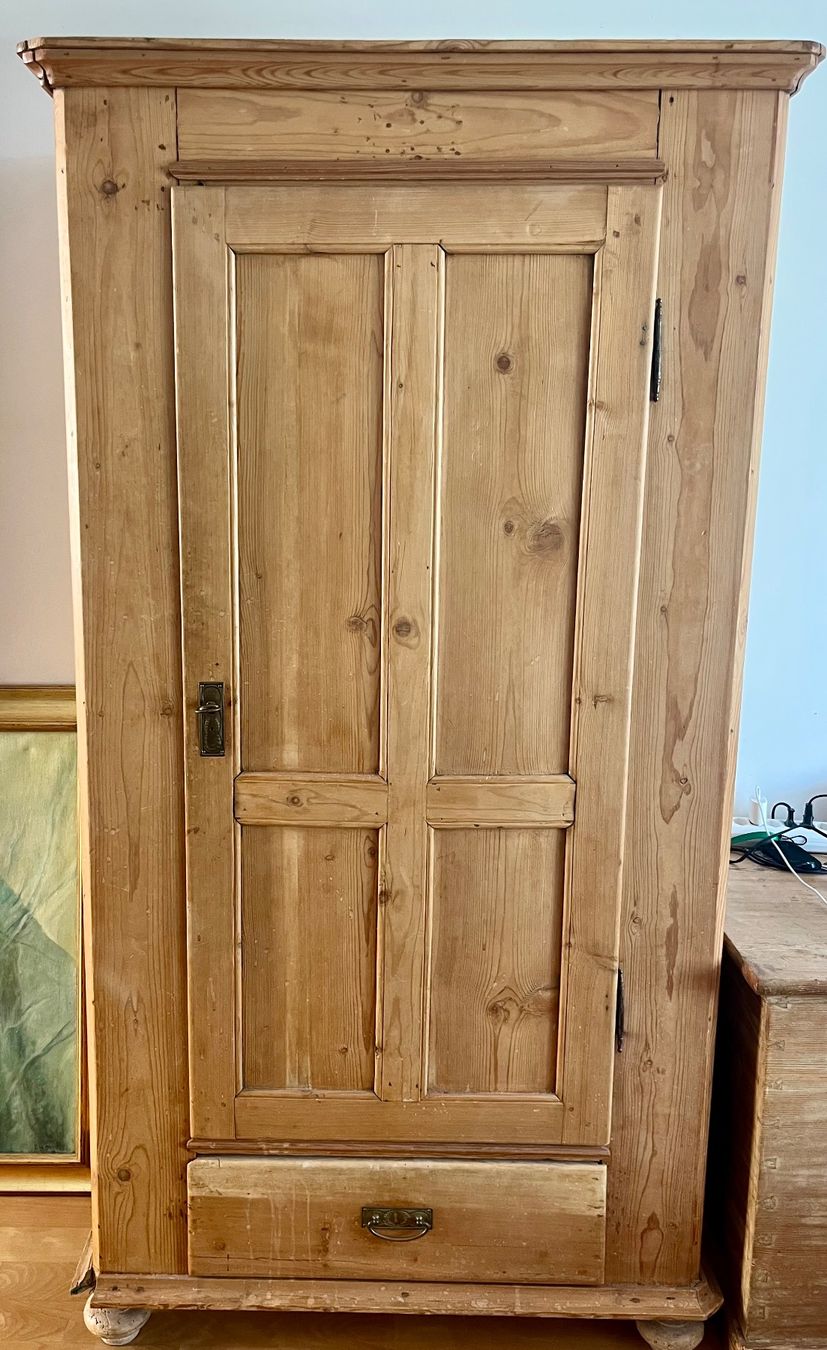 Armoires: Alter Holzschrank – D'occasion à Zürich par chiffchaff