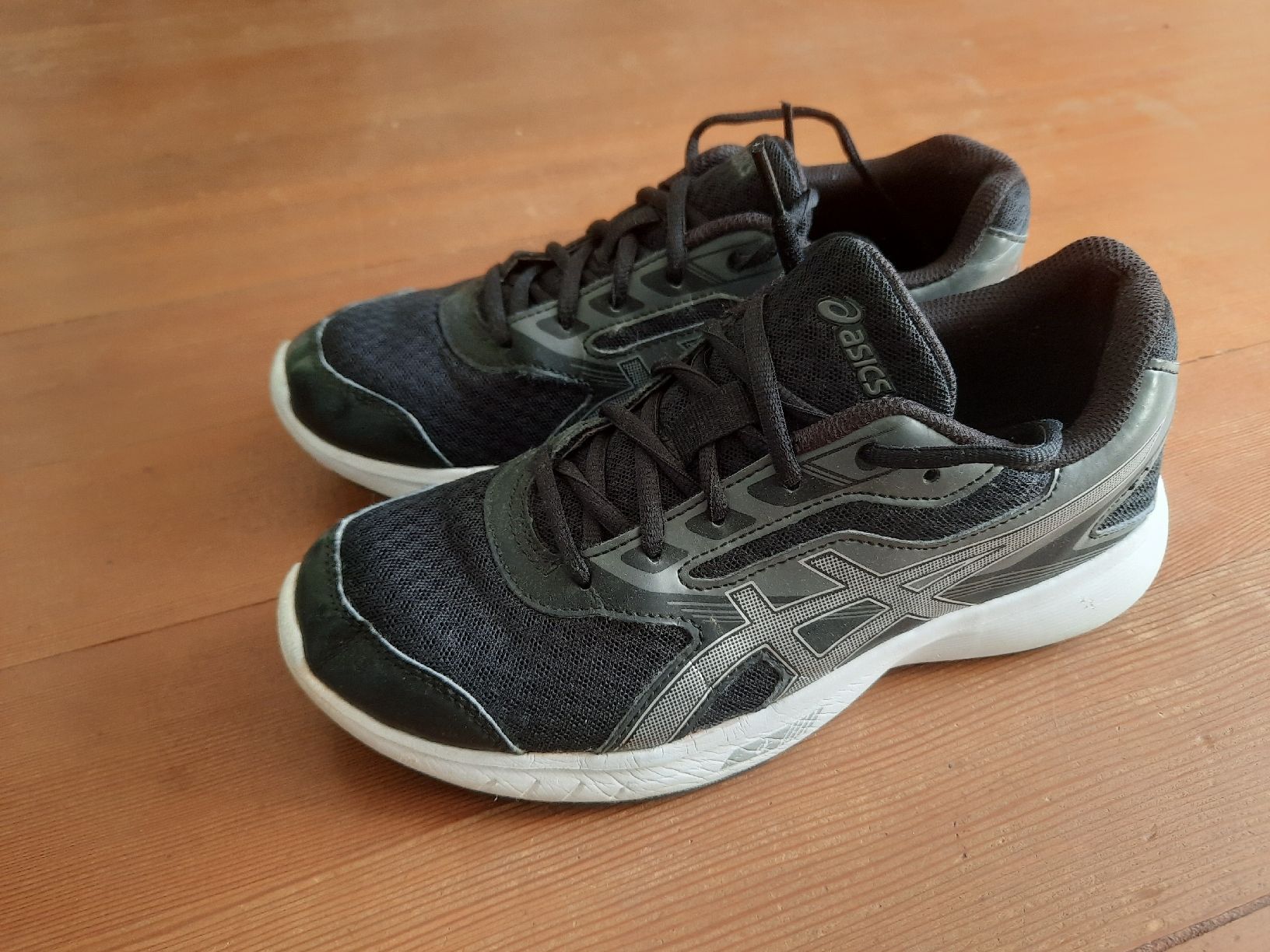 Asics Scarpe da uomo: Asics Gr 39 – Usato da Lamboing venduto da Oakhurst 2