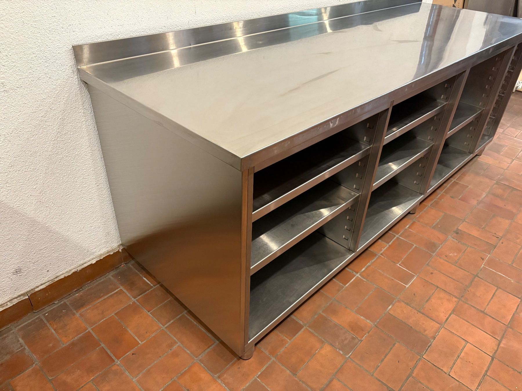 Cucine complete: Gastro Edelstahlmöbel Arbeitstisch – Usato da goldau venduto da G.app 1