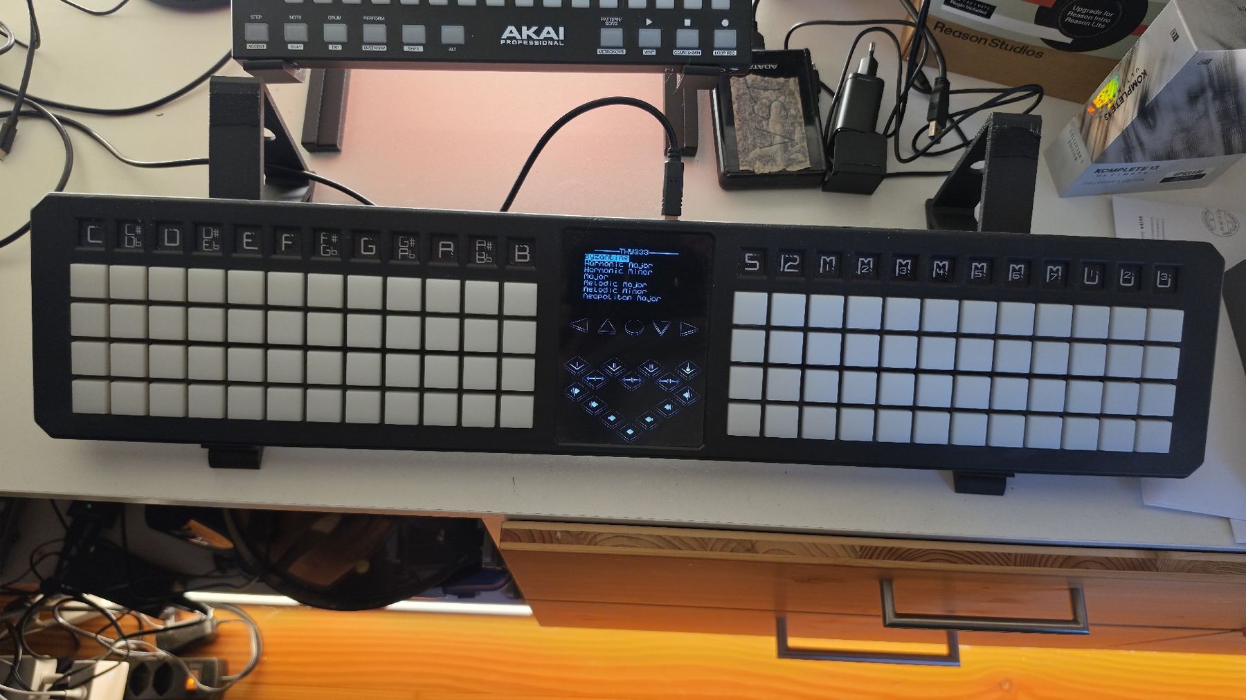 Strumenti musicali: Theoryboard THY333 MIDI Controller – Usato da Schönenberg ZH venduto da stevemosi
