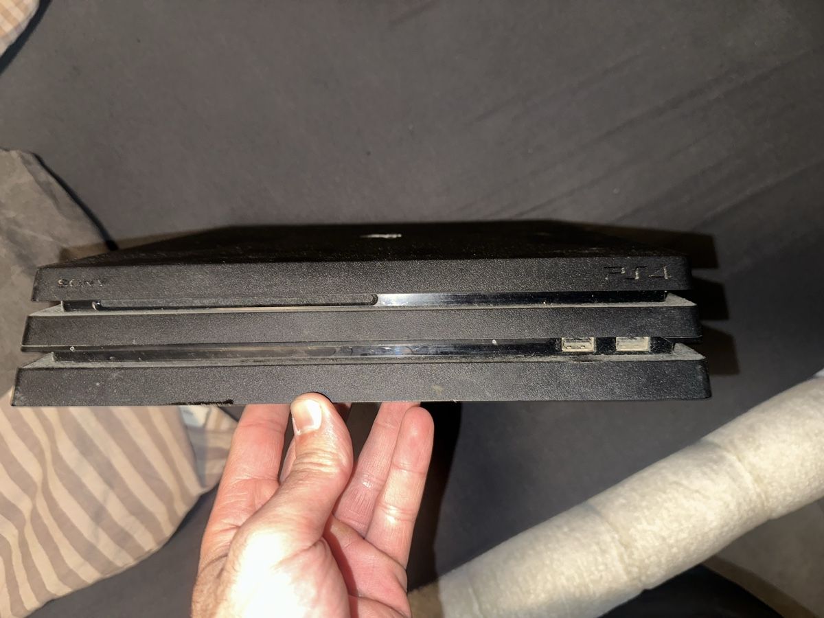 Sony Console: PlayStation 4 slim – Usato da Rikon im Tösstal venduto da Deno.kbks