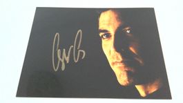 George Clooney, Original Autogramm auf Foto in Farbe