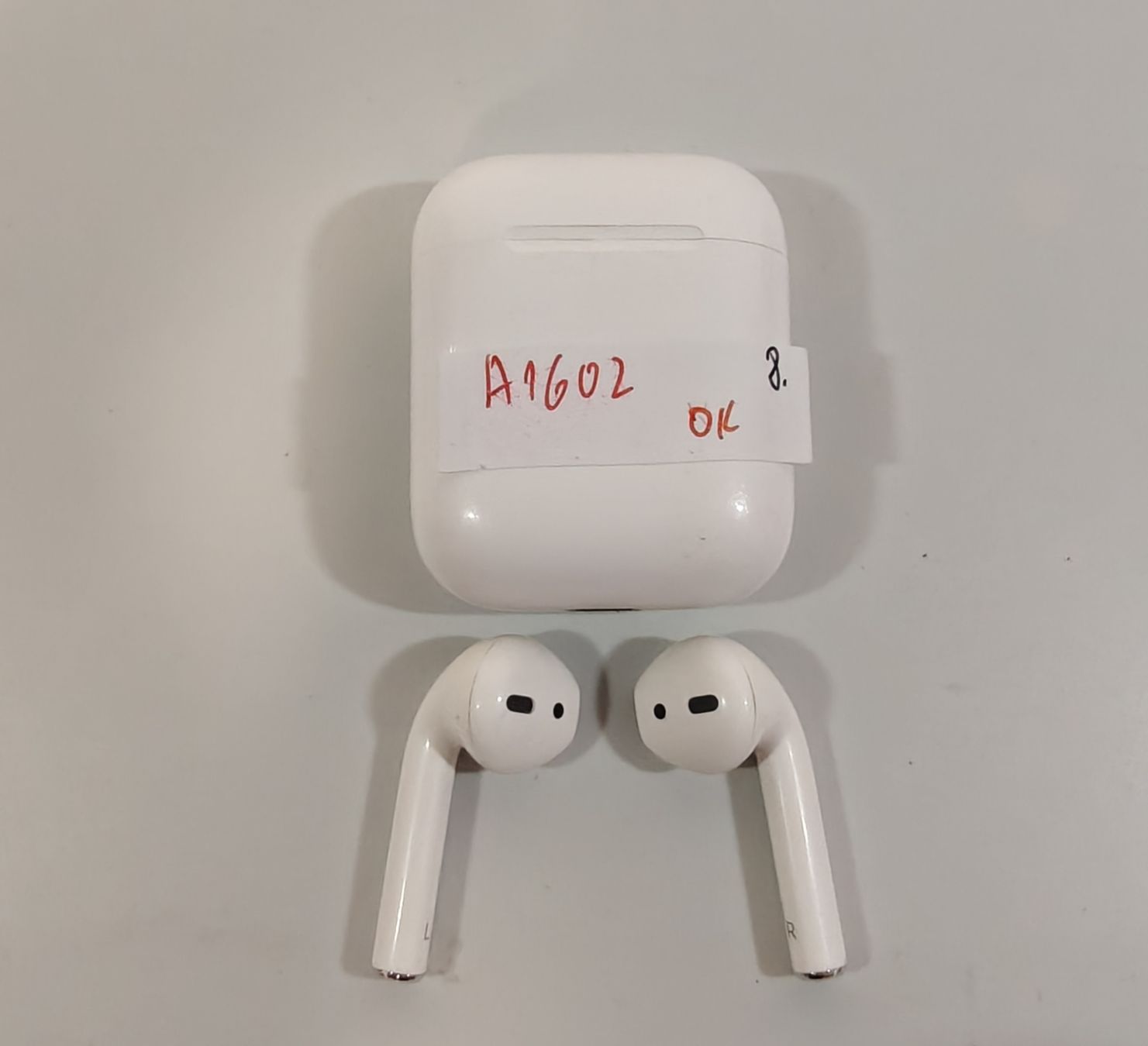 Cuffie: Apple AirPods 2. Generation – Usato da Ehrendingen venduto da Rocky985