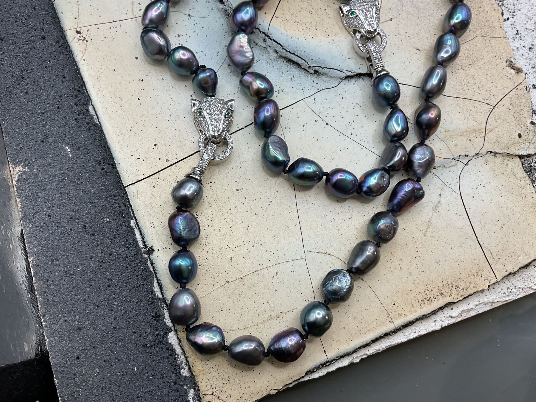 Sonstiger Schmuck: Set Collier und Armband, Perlen mit spez. Verschluss – Neu (gemäss Beschreibung) aus luzern von Alpendorf1