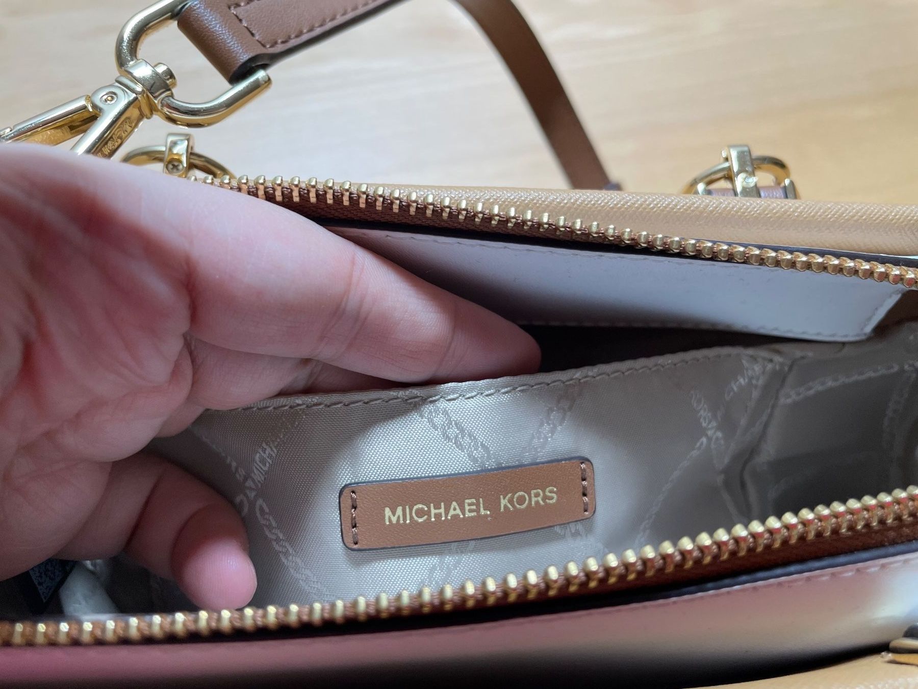 Michael Kors Taschen für Damen: Michael Kors Umhängetasche – Beige/Braun – Gebraucht aus Kloten von gma20 4
