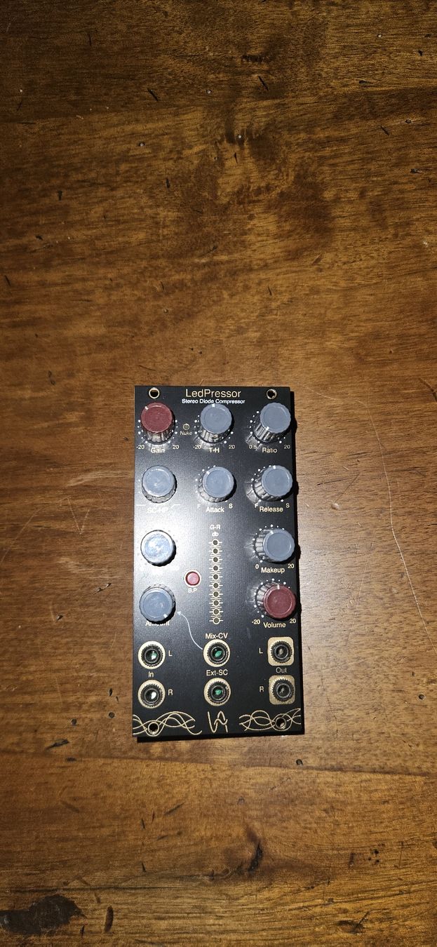Strumenti musicali: VoicAs LEDPressor Eurorack compressor  – Nuovo (secondo la descrizione) da Vulliens venduto da irauchimax