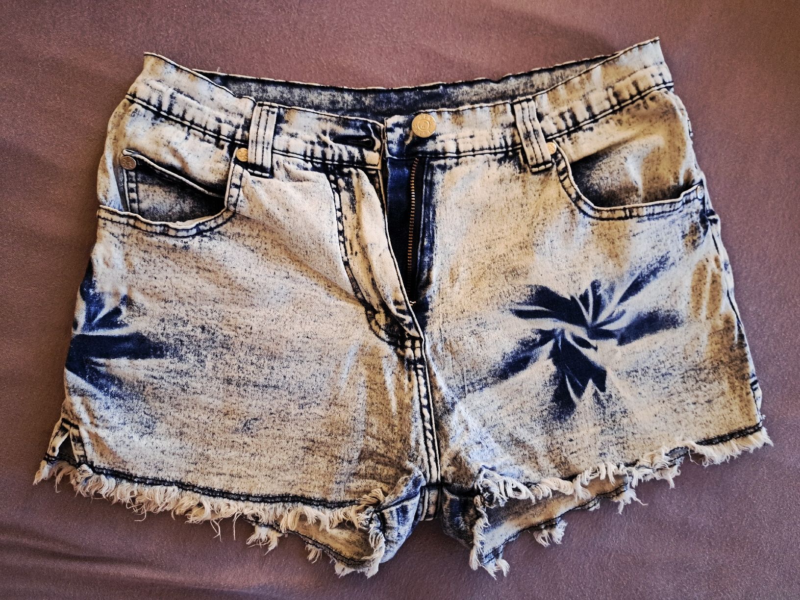 C&A Jeans: Jeans Shorts Grösse M – Usato da Uzwil venduto da eri_lz5x