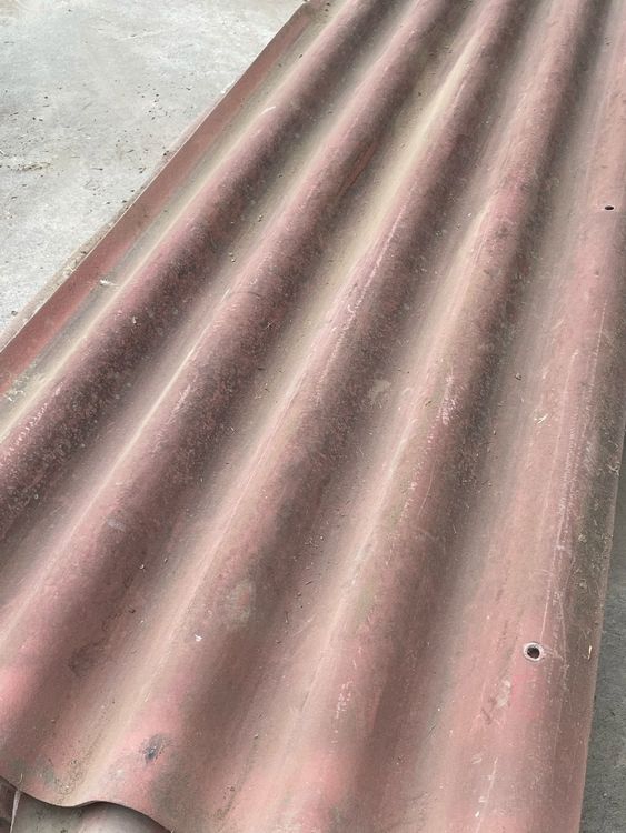 Piatti di portata: Eternitplatten-Dachplatten und Eternitabschlüsse rot/orange – Usato da Subingen venduto da riso04 2