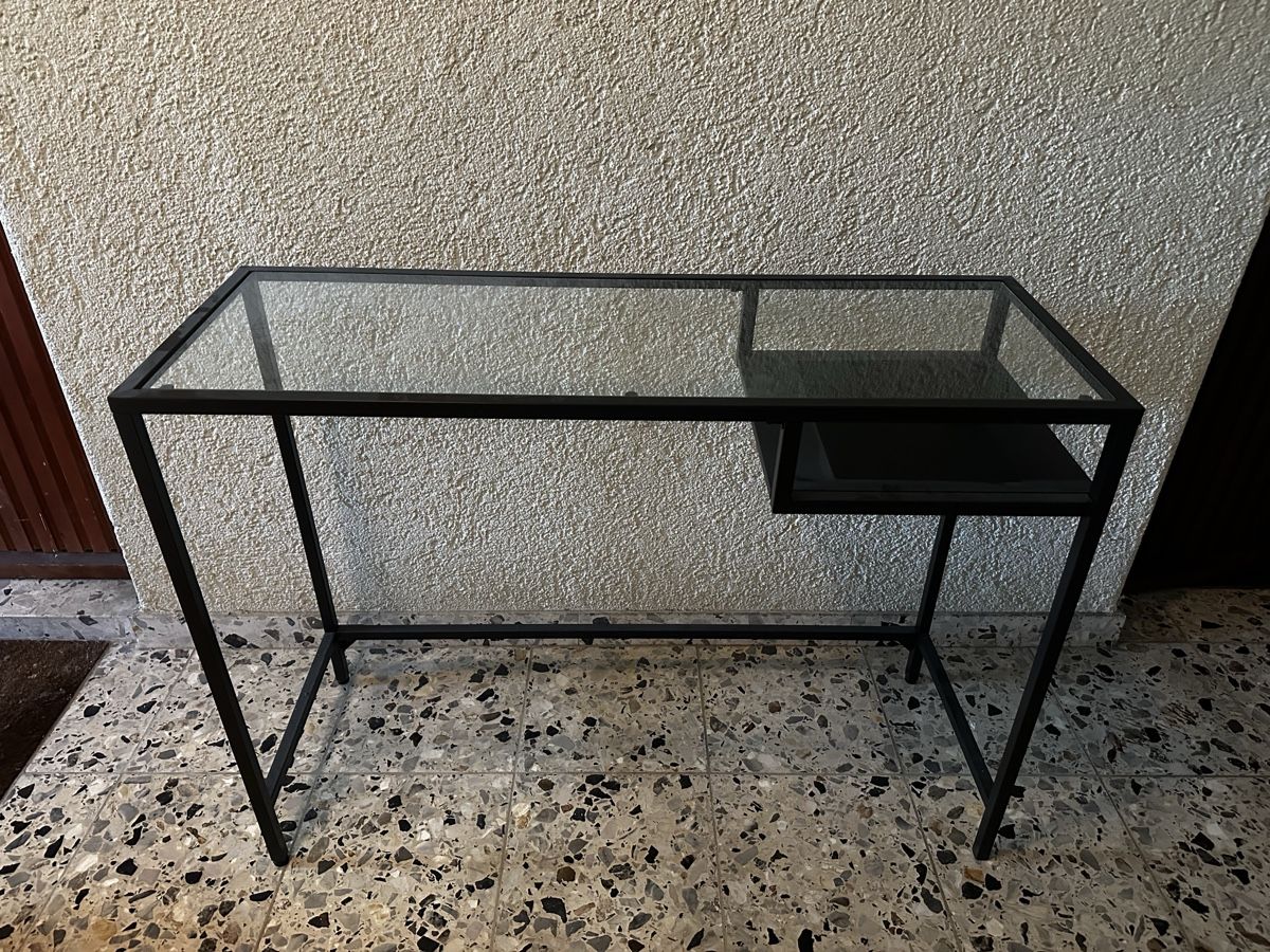 Vitrines: IKEA Glasvitrine – D'occasion à Adliswil par mar_rhy7