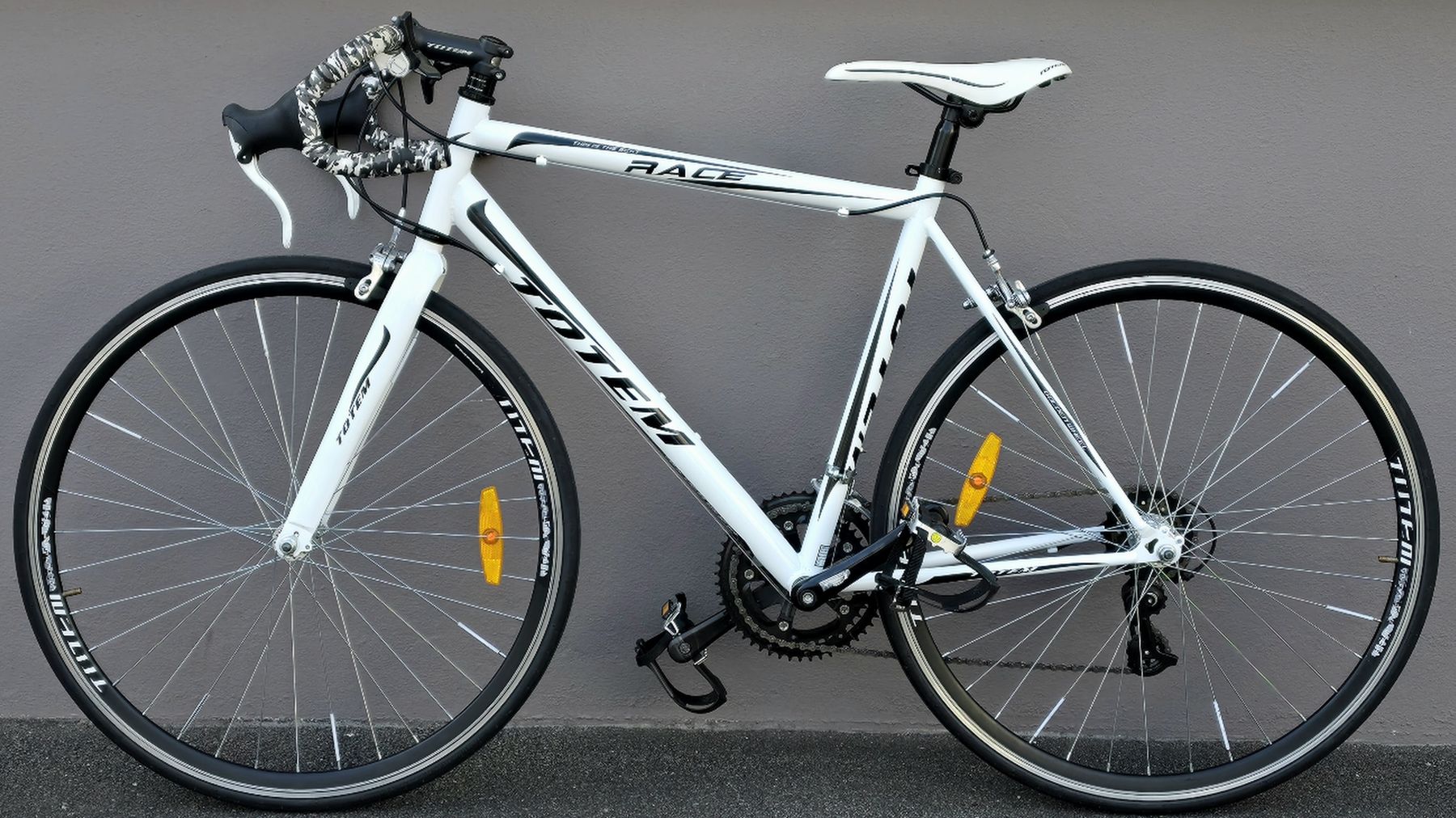 campingstuhl sessel PRO G16 M850I xDrive Color:AIR BLUE I've owned 500+ pedals.