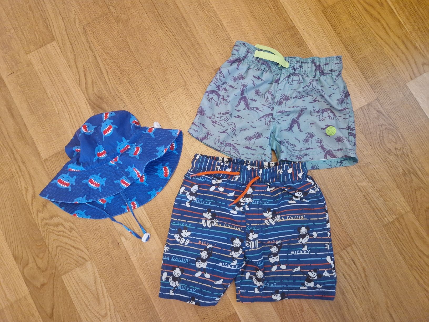 Lotti & Set di vestiti: Kleiderpaket Grösse 98/104 – Usato da Zürich venduto da nicinat 2