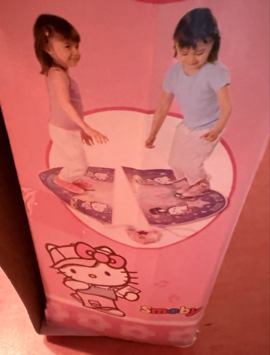 Smoby Tapis de jeu: Tappeto da ballo Hello Kitty Smoby con luci e suoni – D'occasion à Roveredo GR par ang_cc9l 4