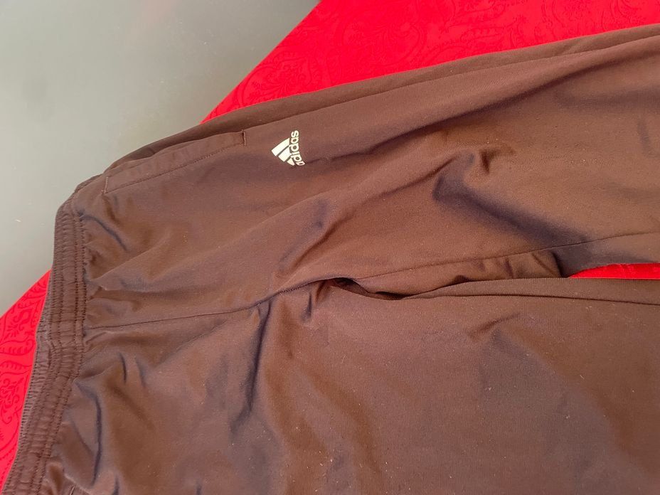 Adidas Hosen: Adidas Trainerhose 176 schwarz Junge – Neu (gemäss Beschreibung) aus Bergdietikon von antovale 1