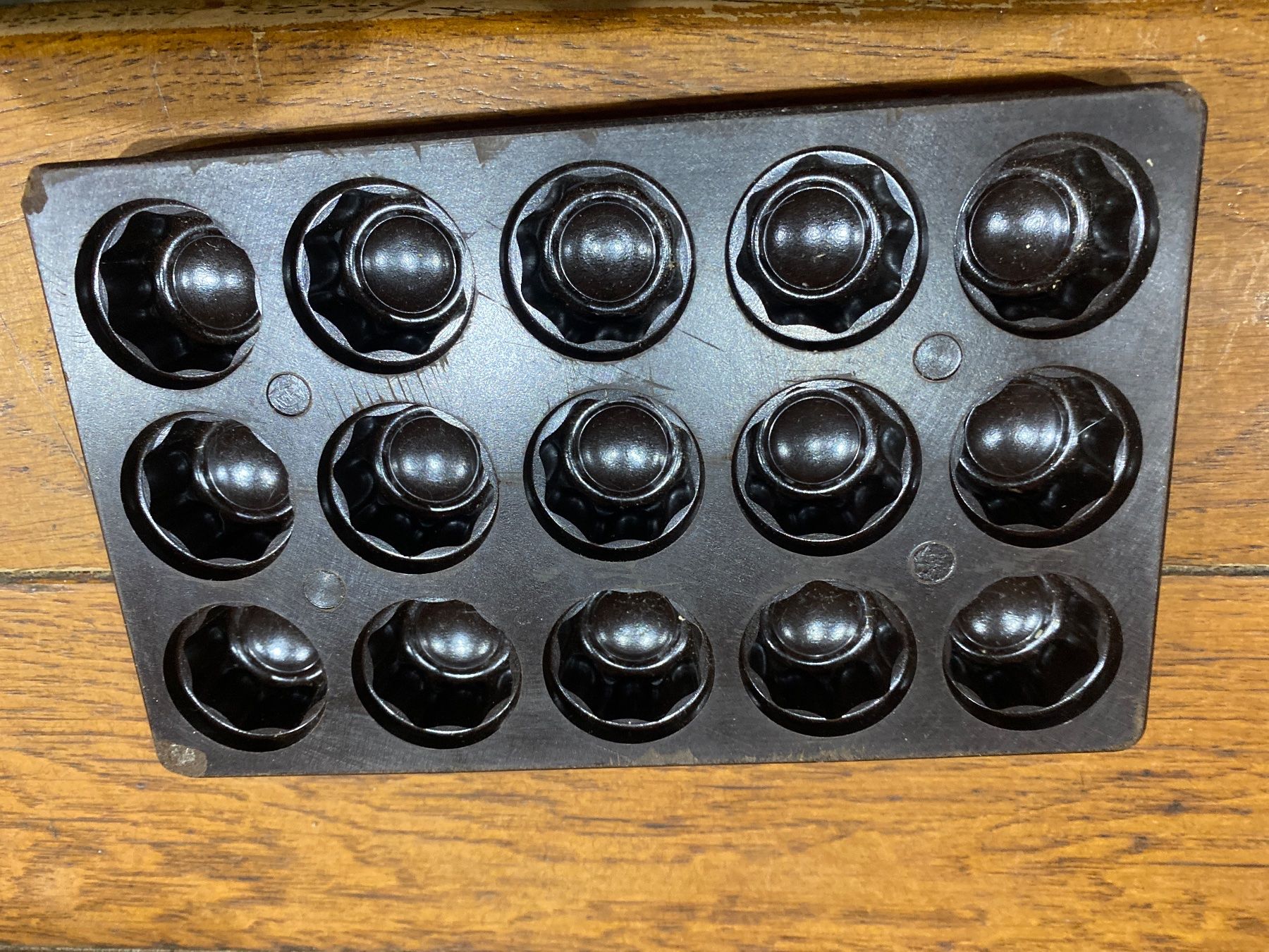 Backformen: Moule chocolat schokoladenform Bakélite praliné – Gebraucht aus Lajoux JU von Briard0