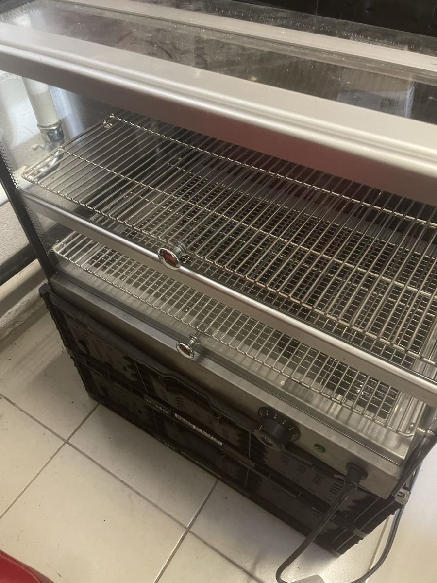 Equipement de magasin & Foires: vitrine, présentoir, chauffante – D'occasion à Romont FR par lua_k8pr 2