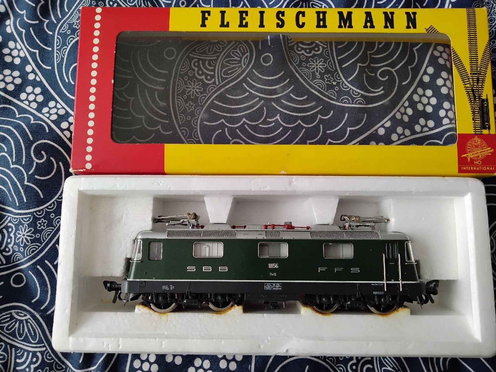 Fleischmann Modellini di ferrovie: SBB Re4/4 Fleischmann. Analog DC. Neuwertig – Nuovo e nell'imballaggio originale da Romanshorn venduto da jar_rxt9 1