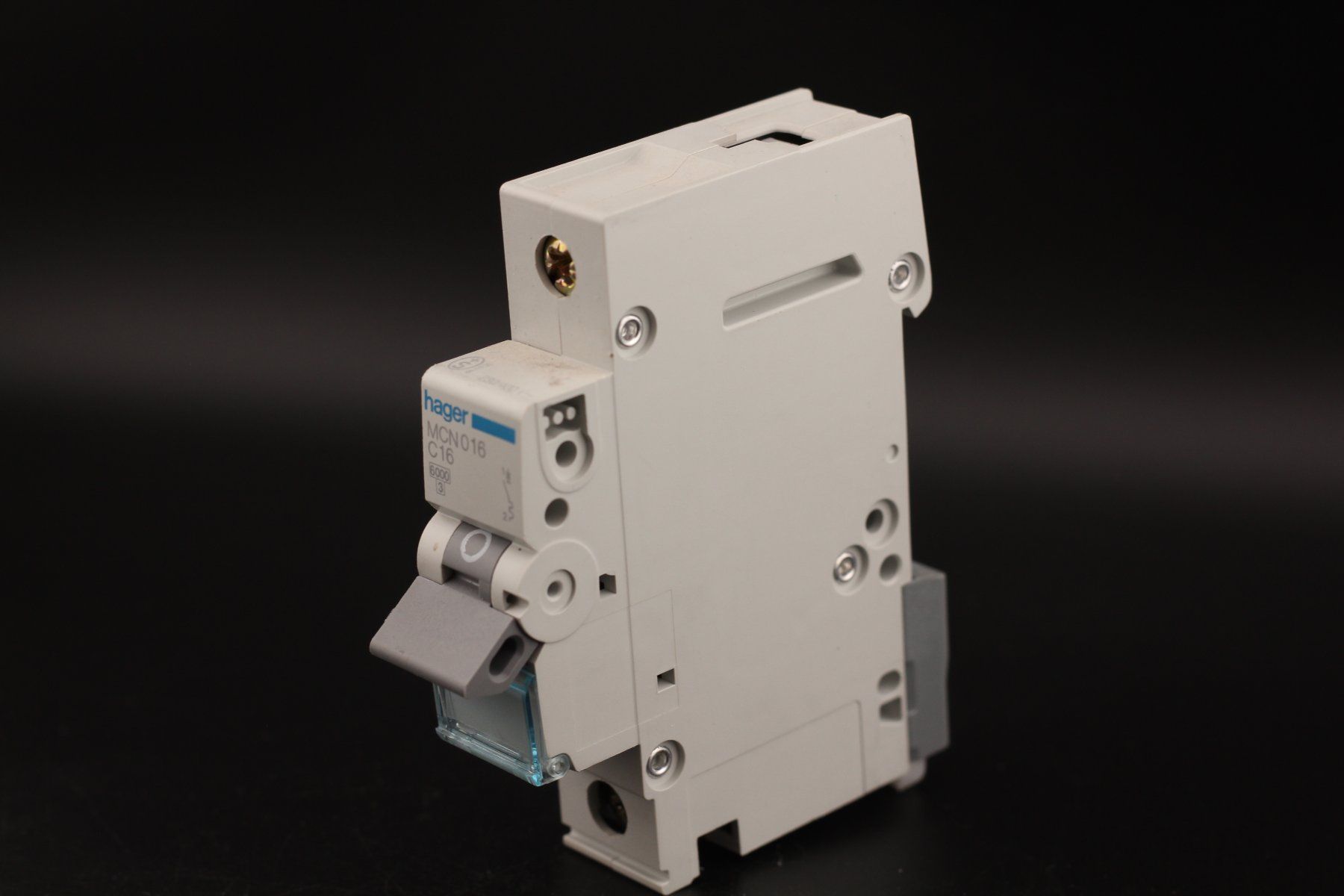 Hager Interruttori: Hager MCN 016 C16 MCN016 LS – Usato da Winterthur venduto da Hint17 2