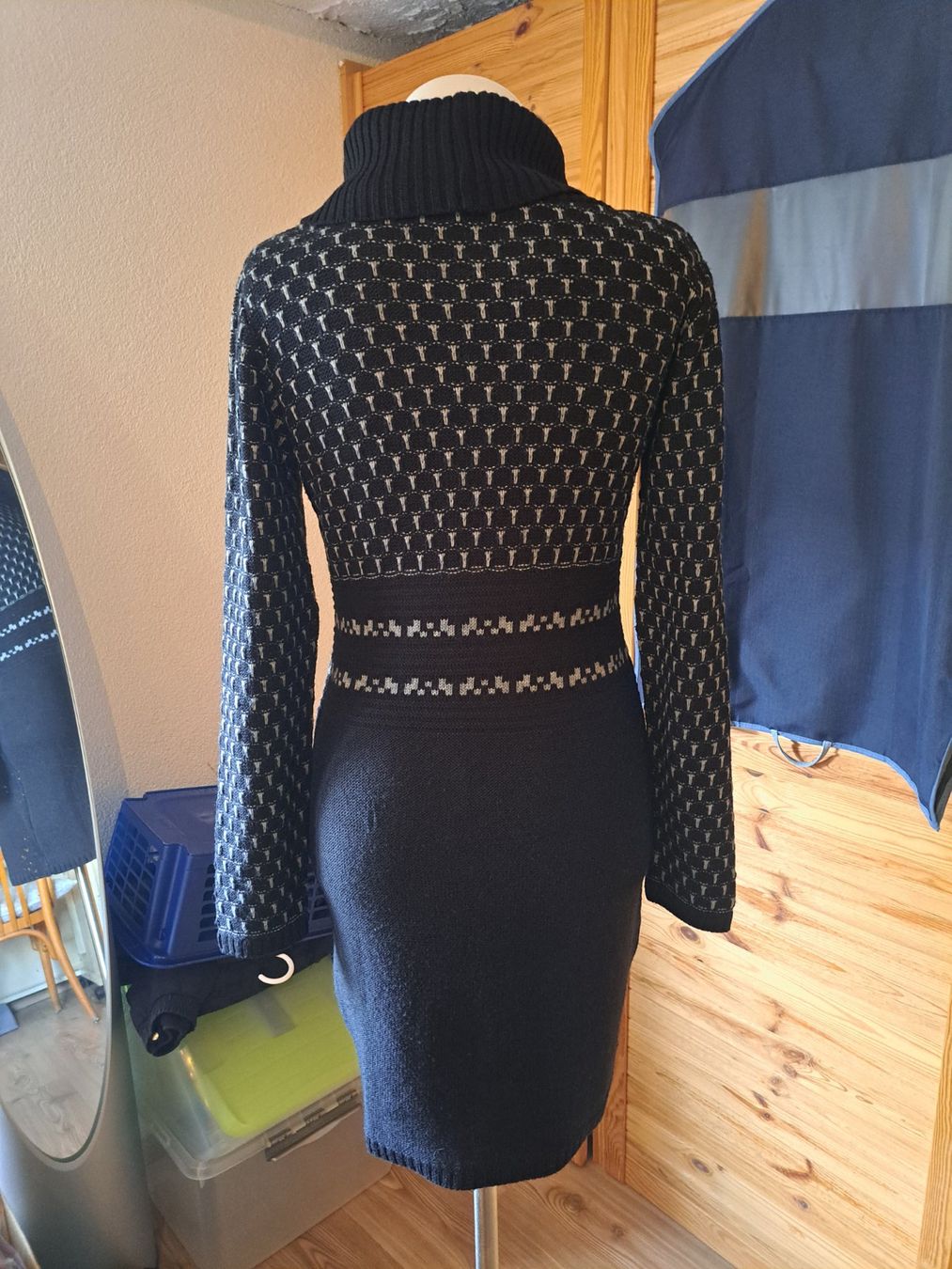 Vestiti: Strickkleid schwarz/grau gemustert – Usato da Rafz venduto da MuriFinn 2