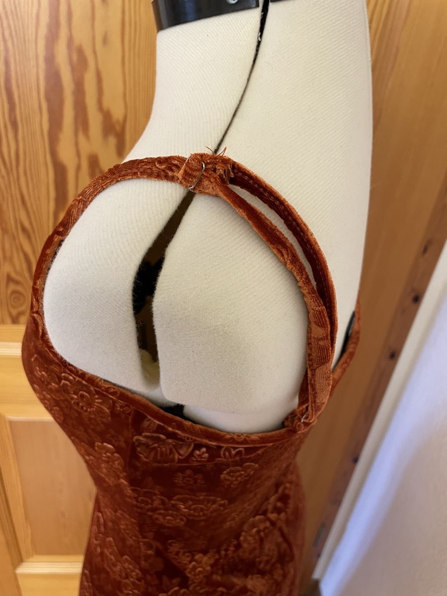 Vestiti: Samtiges Midikleid in Orange mit Blumenmuster – Nuovo (secondo la descrizione) da Dittingen venduto da nje_9nlt 2