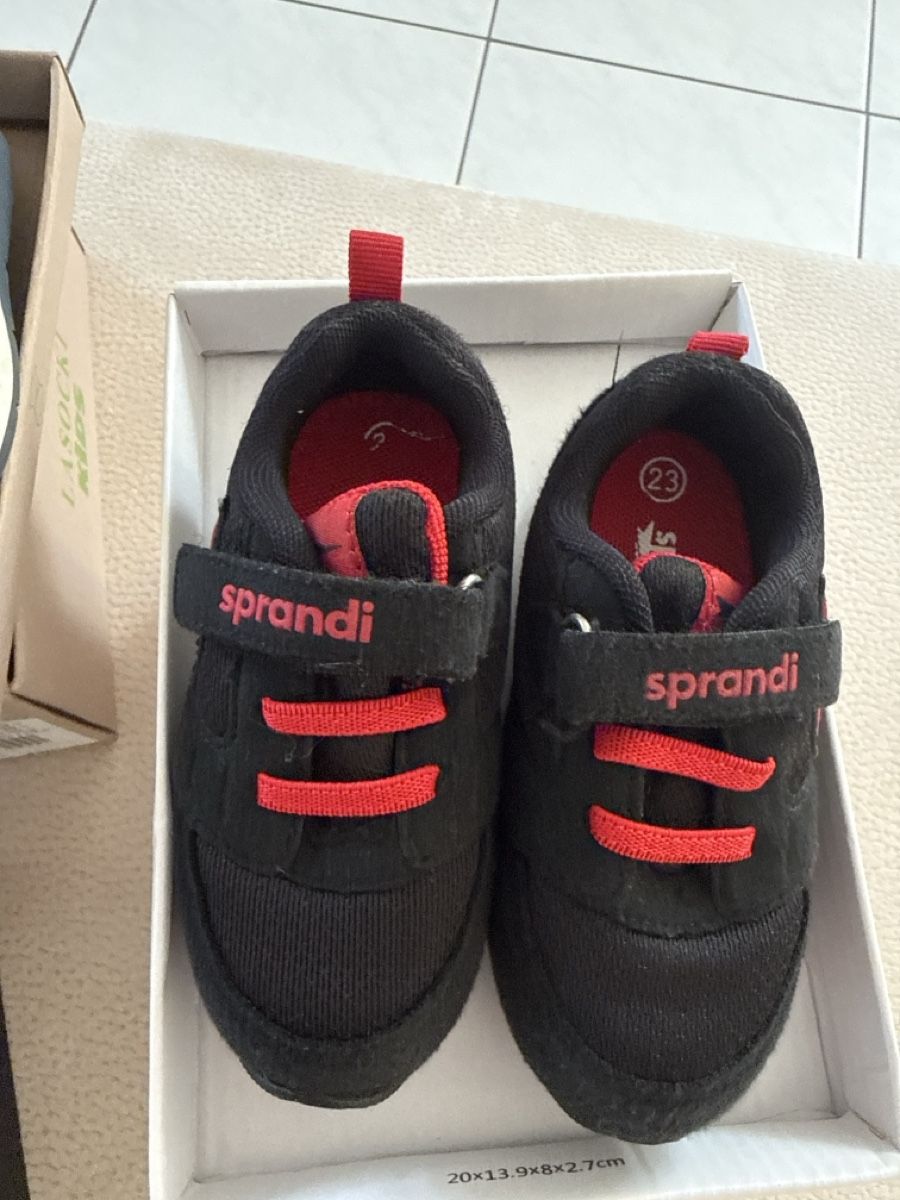 Chaussures garçon: 4 Paar Schuhe Gr22/23 – D'occasion à Zell ZH par Guffos 3