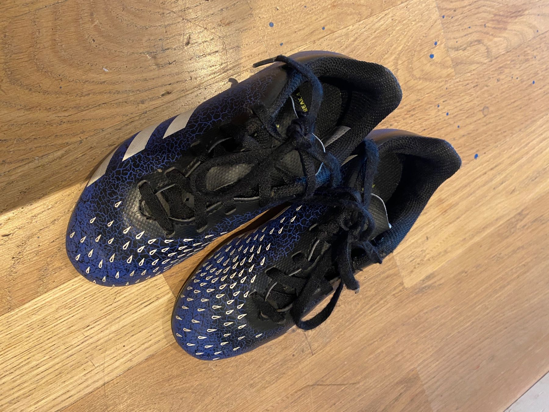 Scarpe per ragazzi: Fussballschuhe 30.5 Addidas – Usato da zug venduto da saliviolyn 1