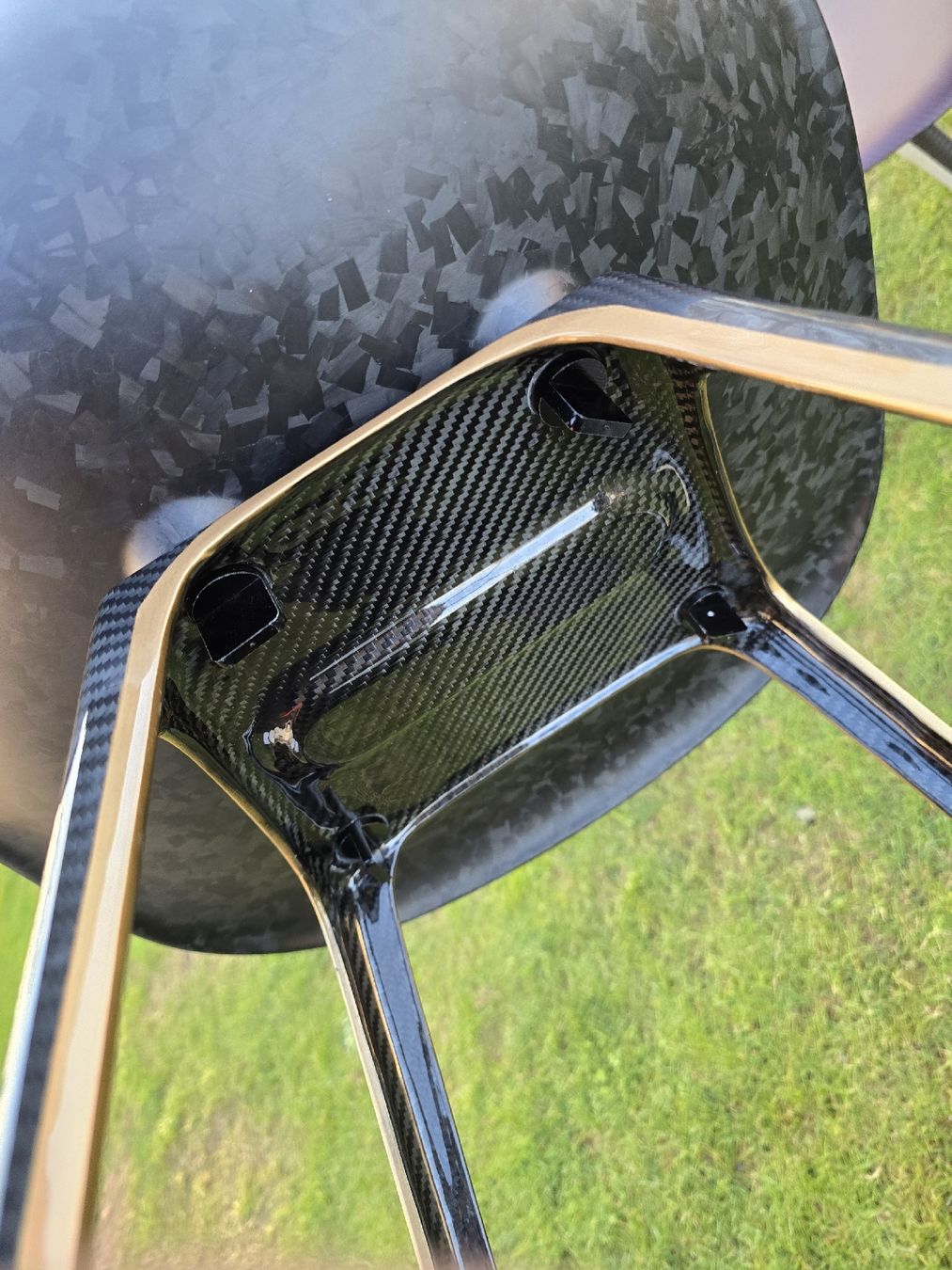Set di tavolo e panche: Tisch mit Stühle aus 100% Carbon – Usato da Hettiswil venduto da Keeoll 8