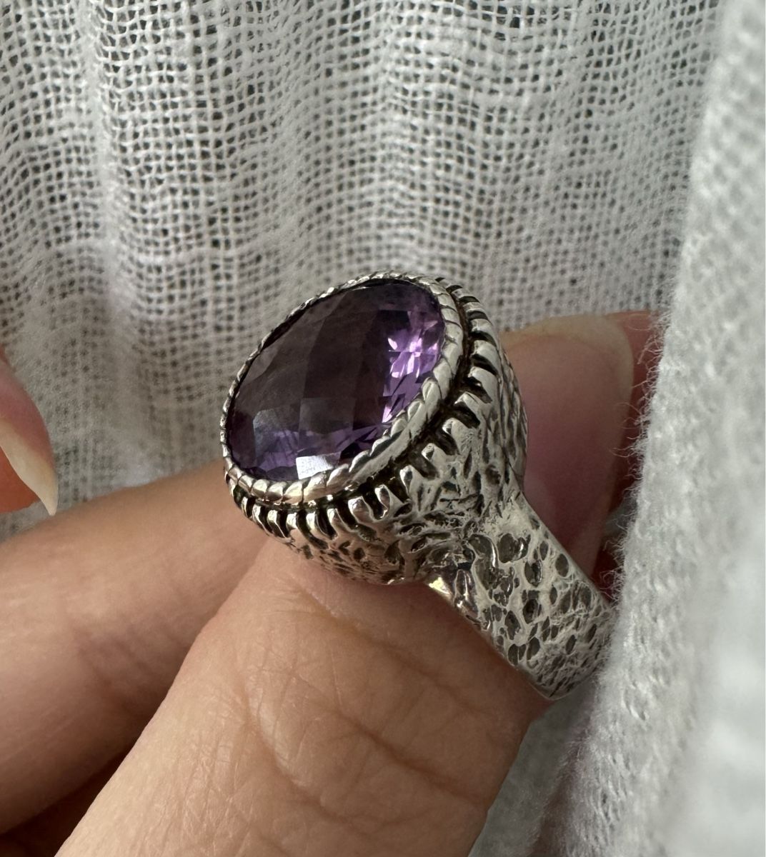 Anelli: purple amethyst silver ring – Nuovo (secondo la descrizione) da Rütihof venduto da mya_we