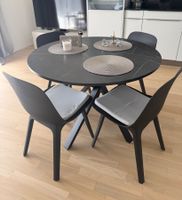 Esstisch in Marmor-Optik mit speziellem Fuss!