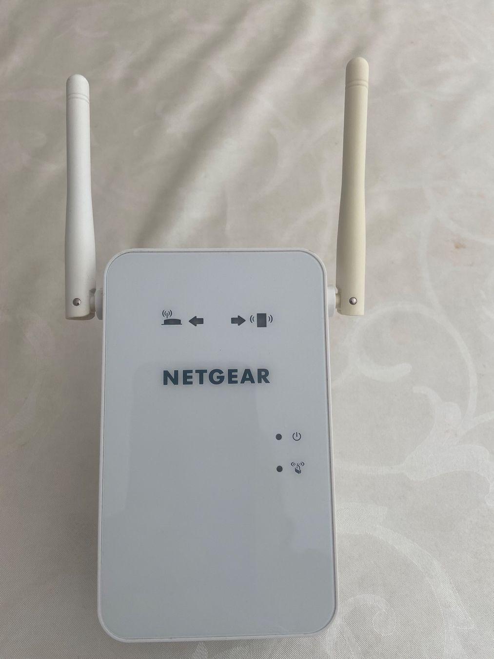Amplificateurs: Netgear WiFi Range Extender EX6100 – D'occasion à Olten par Aaa24