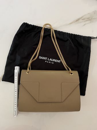 Sac Saint Laurent Cassandra beige, chaîne dorée! 52