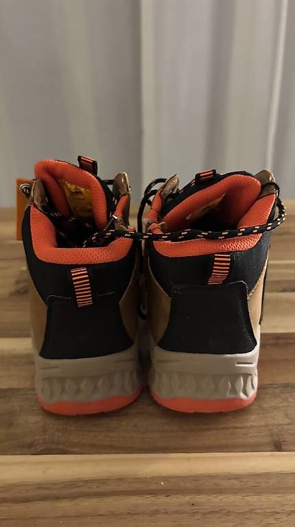 Schuhe für Jungen: Kinderstiefel Gr. 34 – Gebraucht aus Fällanden von ine_rt5z 1