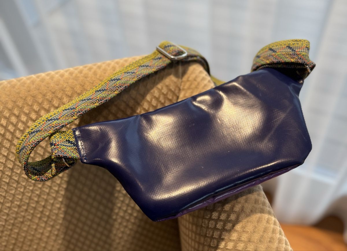 Borse: Hüfttasche / Bumbag Wicapi in Lila/Blau – Nuovo (secondo la descrizione) da Rüti ZH venduto da MapleLeaf62 2