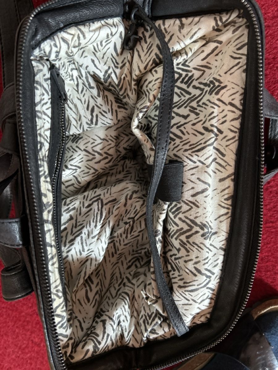Nile Zaini: NILE Leder Handtasche/Rucksack! – Usato da Münchenstein venduto da sab_d8sk 2