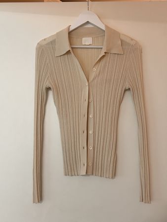 Enganliegendes Oberteil/Cardigan Grösse 36