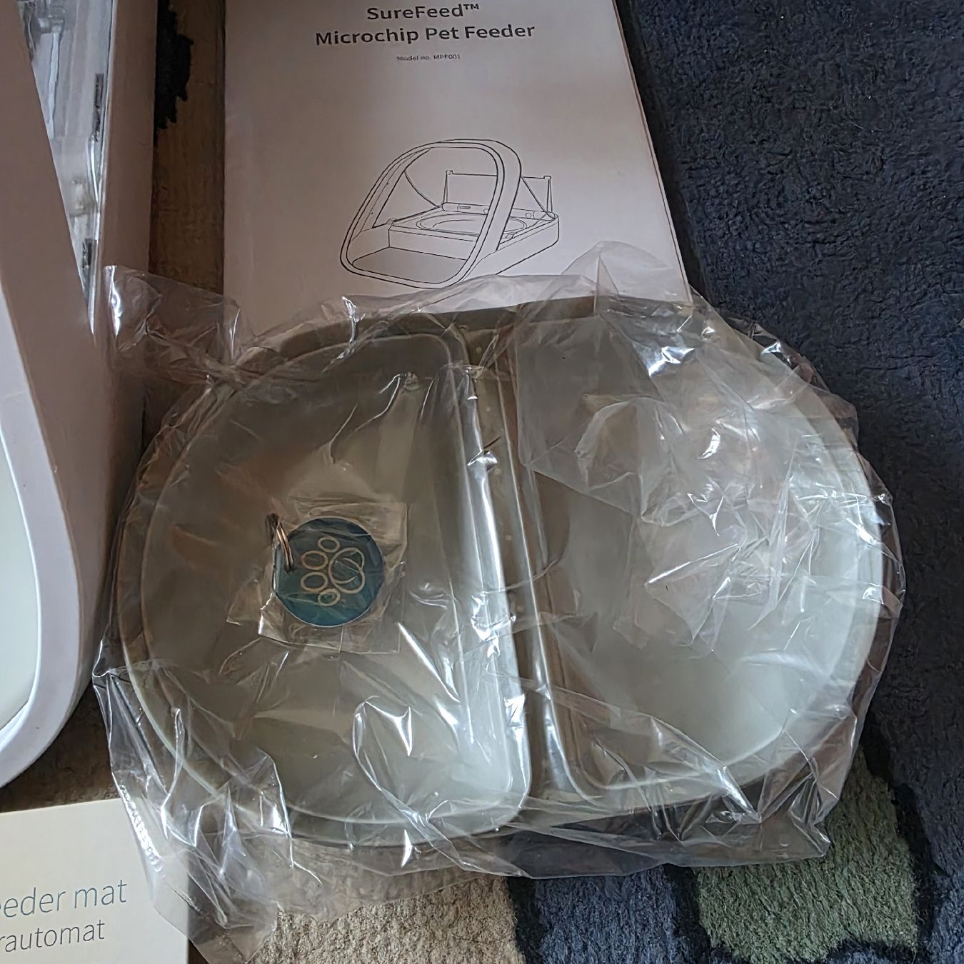 Sure Petcare Mangimi: Distributore cibo SureFeed Sure Petcare con accessori – Usato da Rancate venduto da sarah357 3