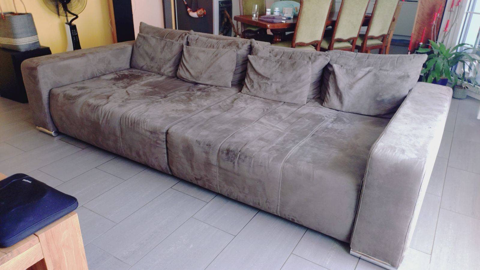 Sofas: Grosses Alcantara Sofa Grau – Gebraucht aus Grüningen von Stargazer