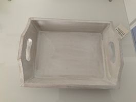 Weisses Holztablett im Landhausstil, ideal für Deko!
