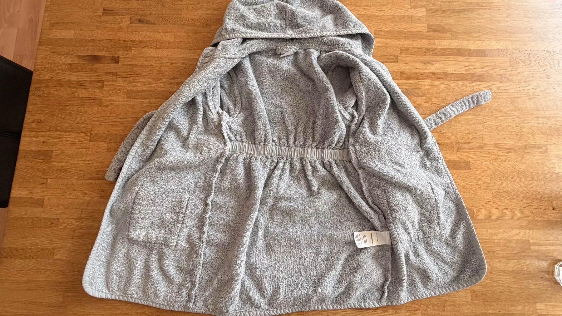 Accappatoi: Bademantel - VERBAUDET hellblau grau Gr. 128 – Usato da Winterthur venduto da Secondhand-Family 1