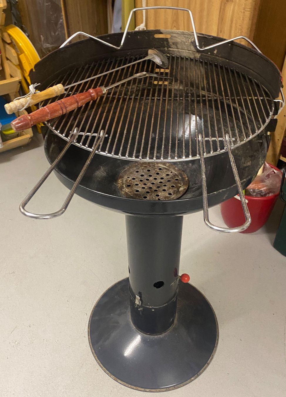 Grils: Grill – D'occasion à Bachenbülach par Melisazh