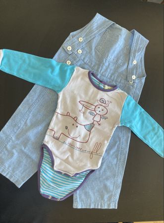 Salopette en jean et body 18 mois