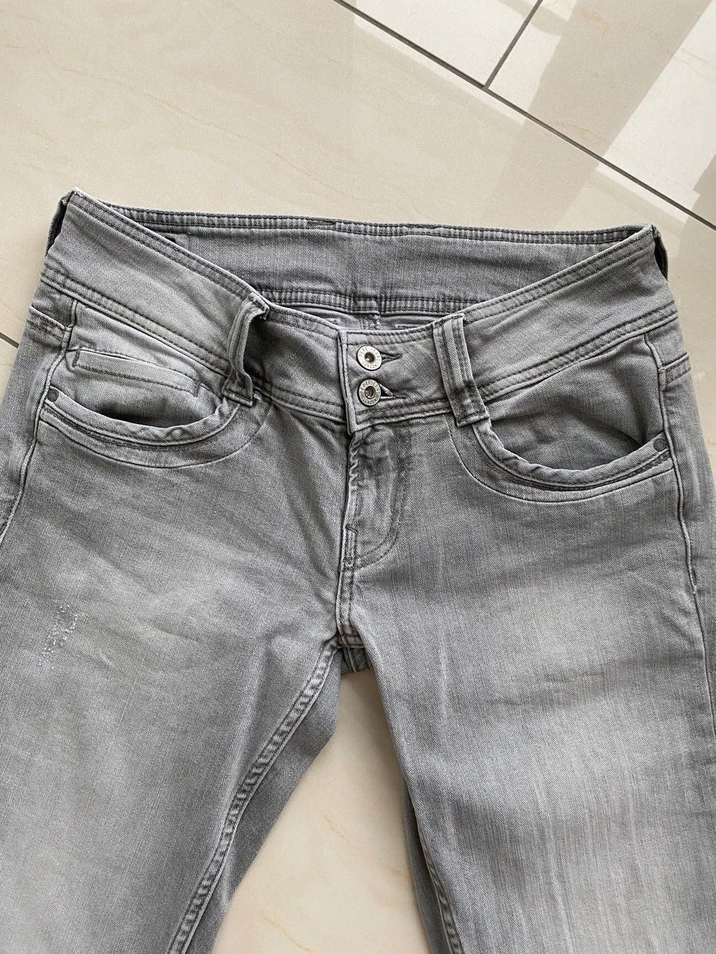 Pepe Jeans Jeans: Pepe-Jeans, 27/32 – Nuovo (secondo la descrizione) da Eiken venduto da jessycat01