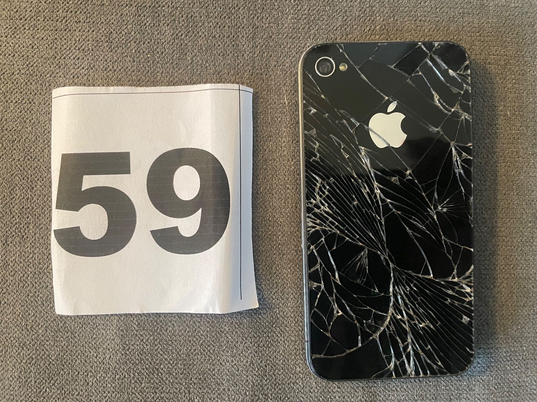 Apple Telefoni cellulari / Smartphones: Apple IPhone 4 A1332  - Pour pièces ou restauration – Difettoso da Denges venduto da Ricautomotive 2