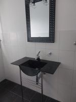 Lavabo Badzimmer inkl. Armatur und Wandspiegel
