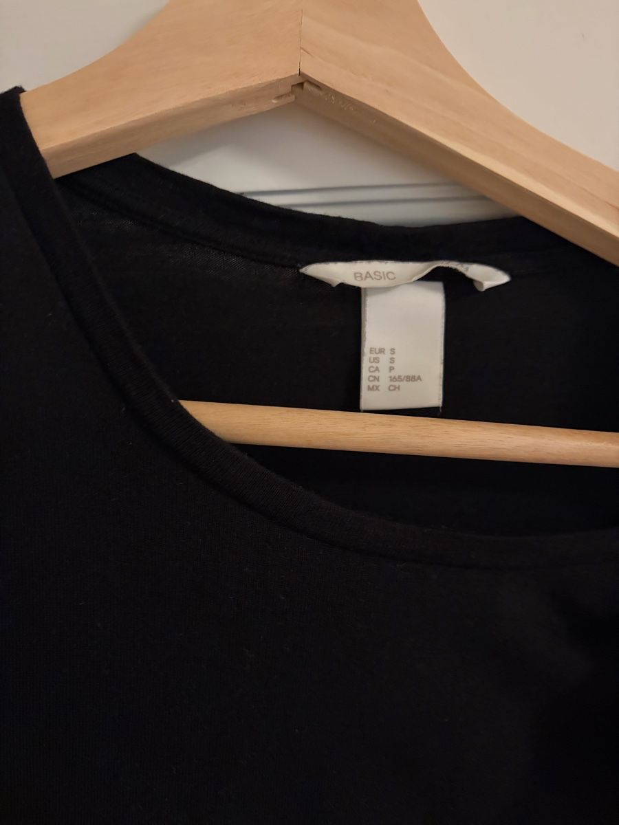 H&M Robes: schwarzes Basic Sommerkleid – D'occasion à Zürich par oli_9dhs 2