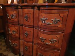 commode de style marqueter galbé voir photos