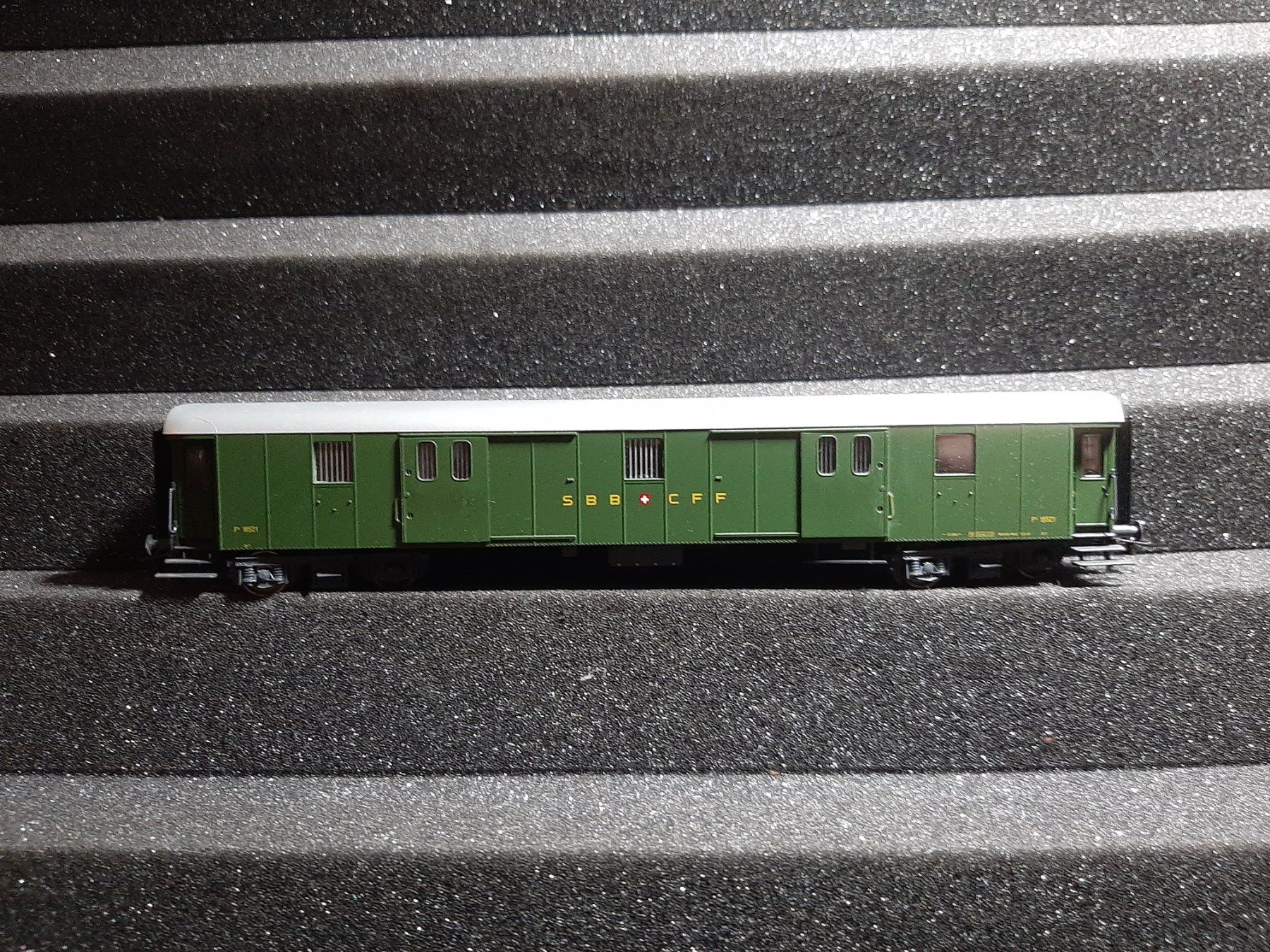 Roco Modellini di ferrovie: ROCO 18521  REF.18 – Usato da Avully venduto da RIVALIS 1