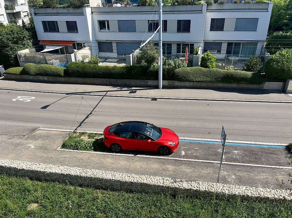 Automobili: TESLA Model 3 Long Range AWD anodized red – Usato da Zürich venduto da mar_s9kh 2