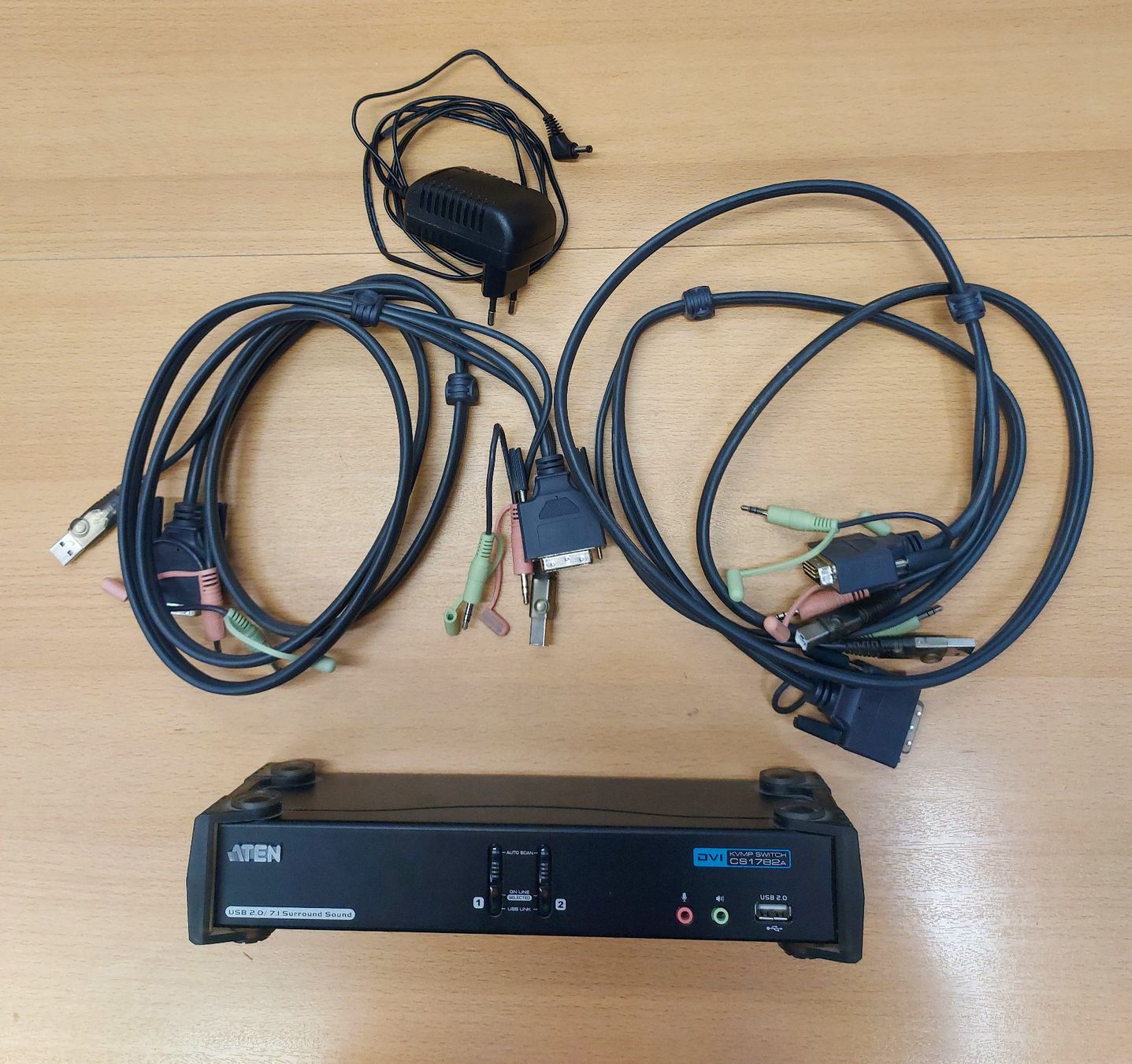 Hub & Switch: KVM Switch, Aten CS1782A, 2 Port USB Hub – Usato da Mettmenstetten venduto da Tschaebis