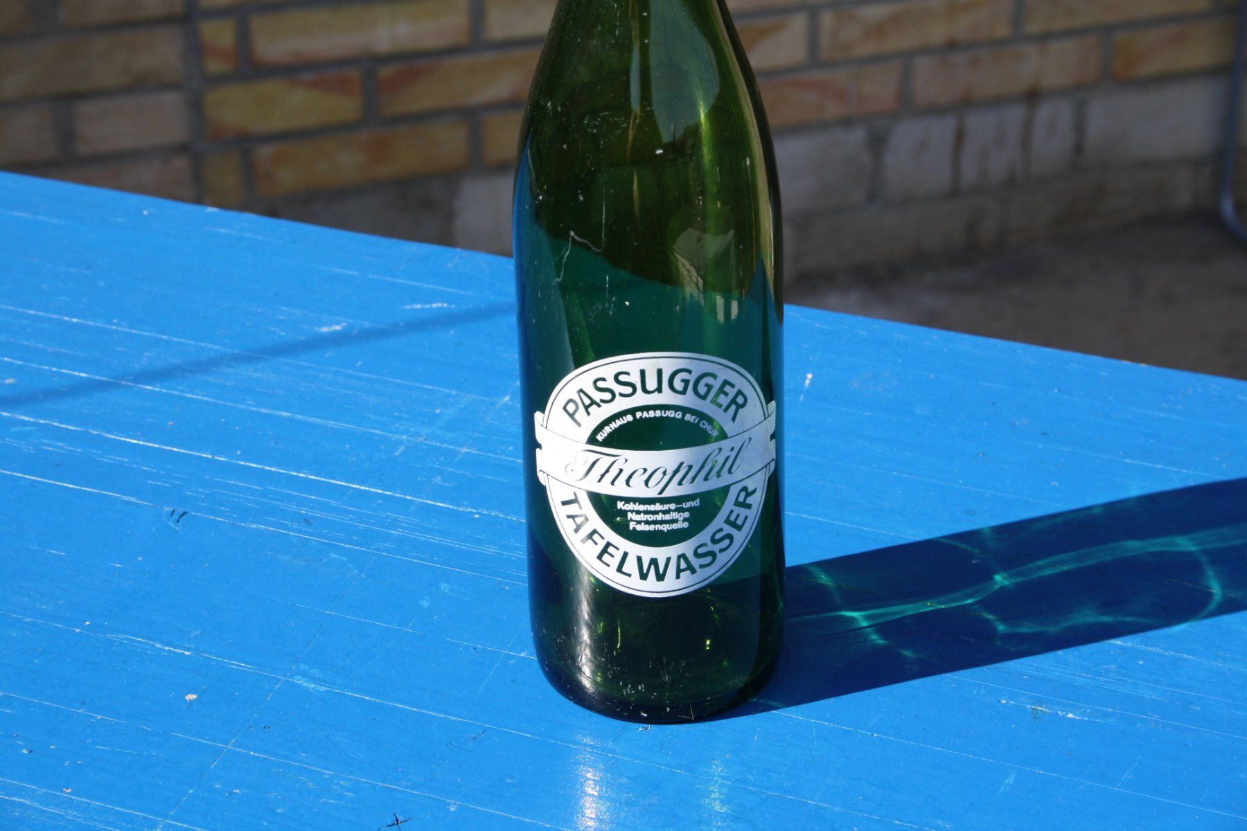 Gläser, Krüge & Flaschen: PASSUGGER BÜGELFLASCHE – Gebraucht aus Wauwil von Pneuedy 1